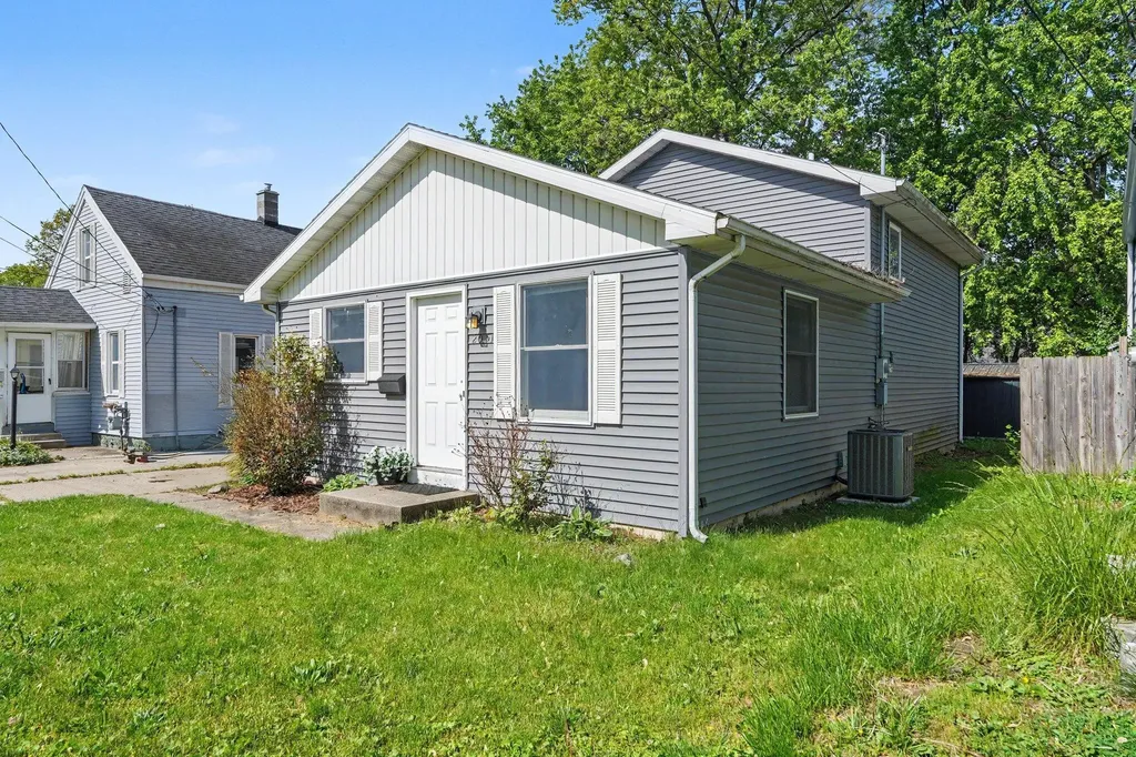 2051 Michael Avenue SW Wyoming City MI 49509