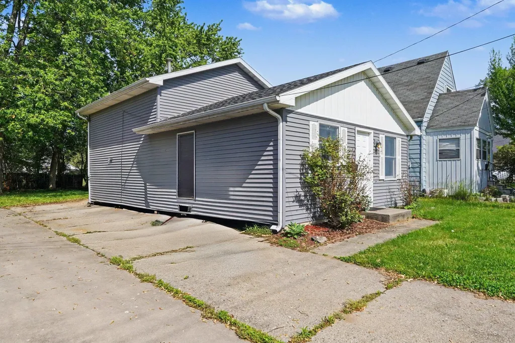 2051 Michael Avenue SW Wyoming City MI 49509