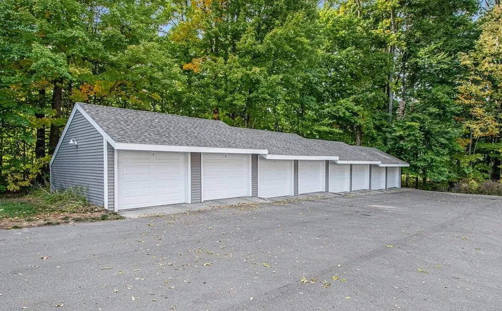 3360 Pine Meadow Drive SE Kentwood City MI 49512