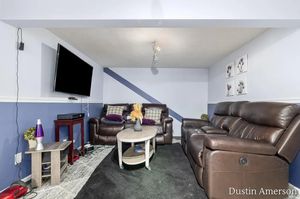1411 Lewison Avenue NE Grand Rapids City MI 49505