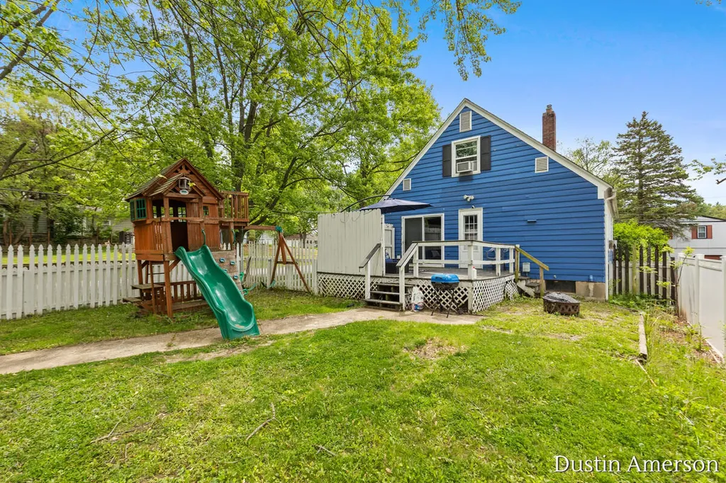 1411 Lewison Avenue NE Grand Rapids City MI 49505