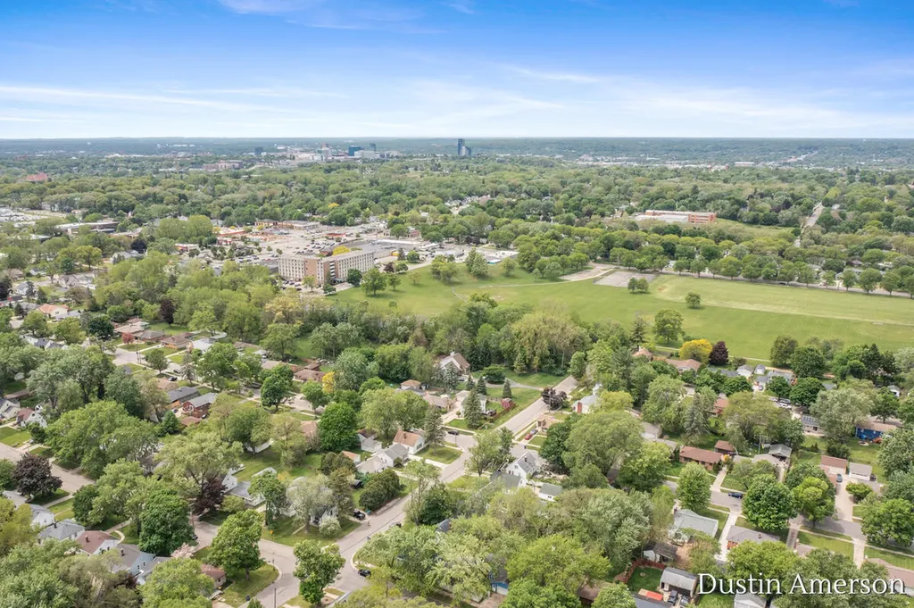 1411 Lewison Avenue NE Grand Rapids City MI 49505