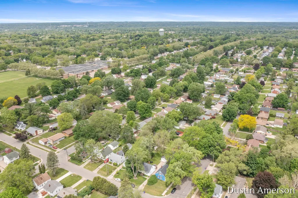 1411 Lewison Avenue NE Grand Rapids City MI 49505