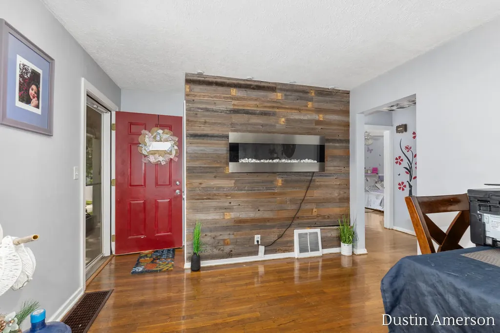 1411 Lewison Avenue NE Grand Rapids City MI 49505