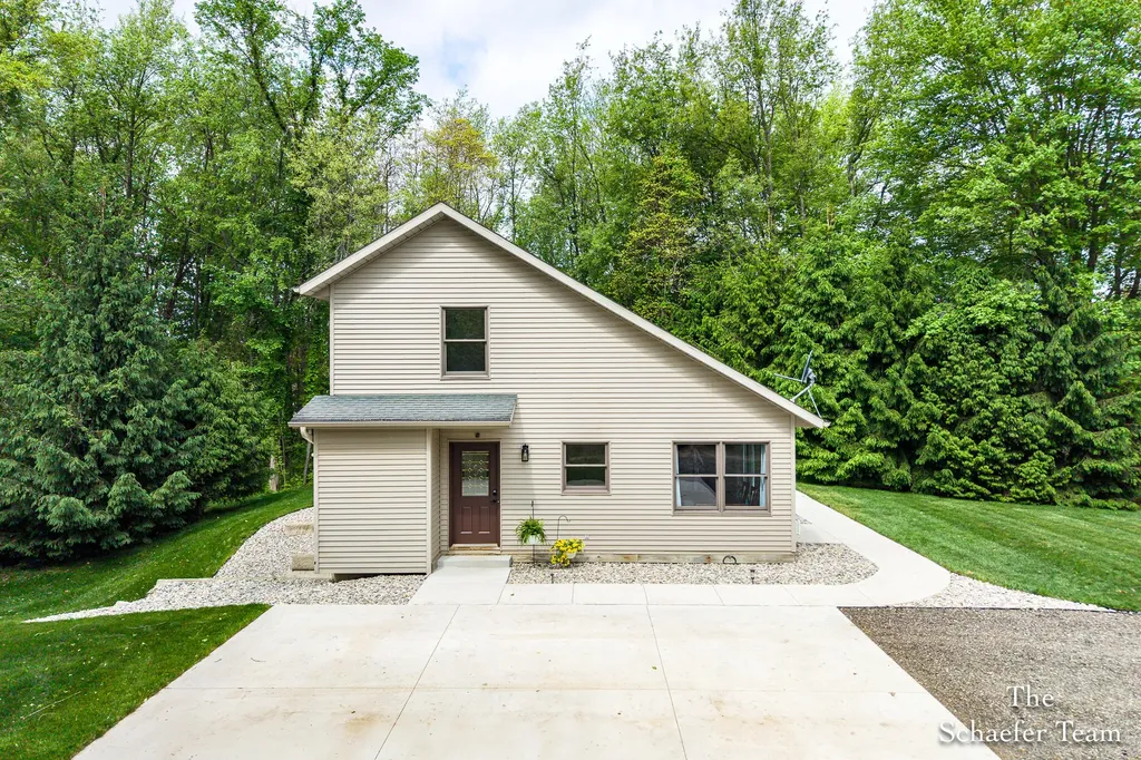 2453 N Bachman Road Carlton Township MI 49058