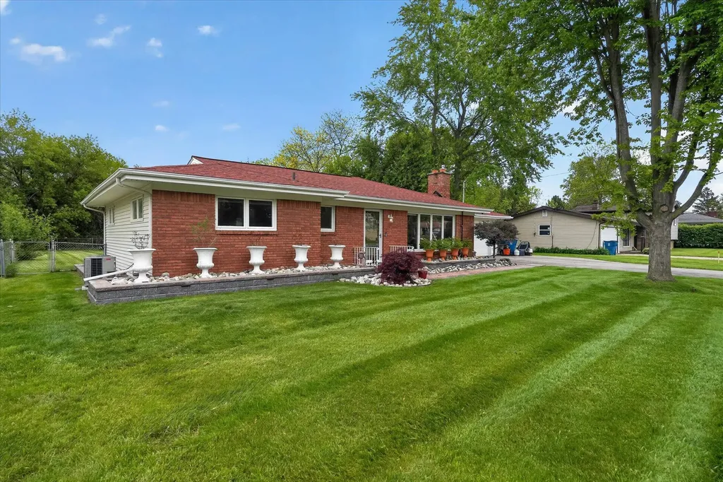 12623 Greenhill Drive Grand Blanc City MI 48439