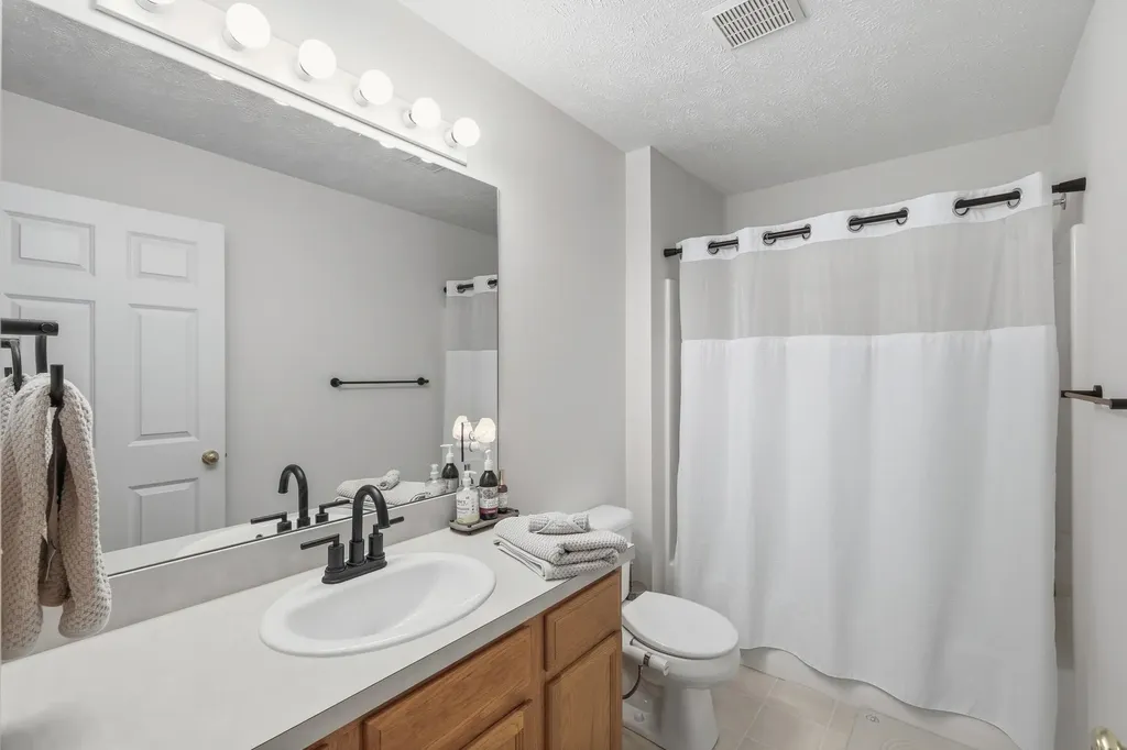 86 Sun Ridge Drive Park Township MI 49424