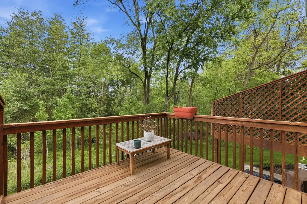 86 Sun Ridge Drive Park Township MI 49424