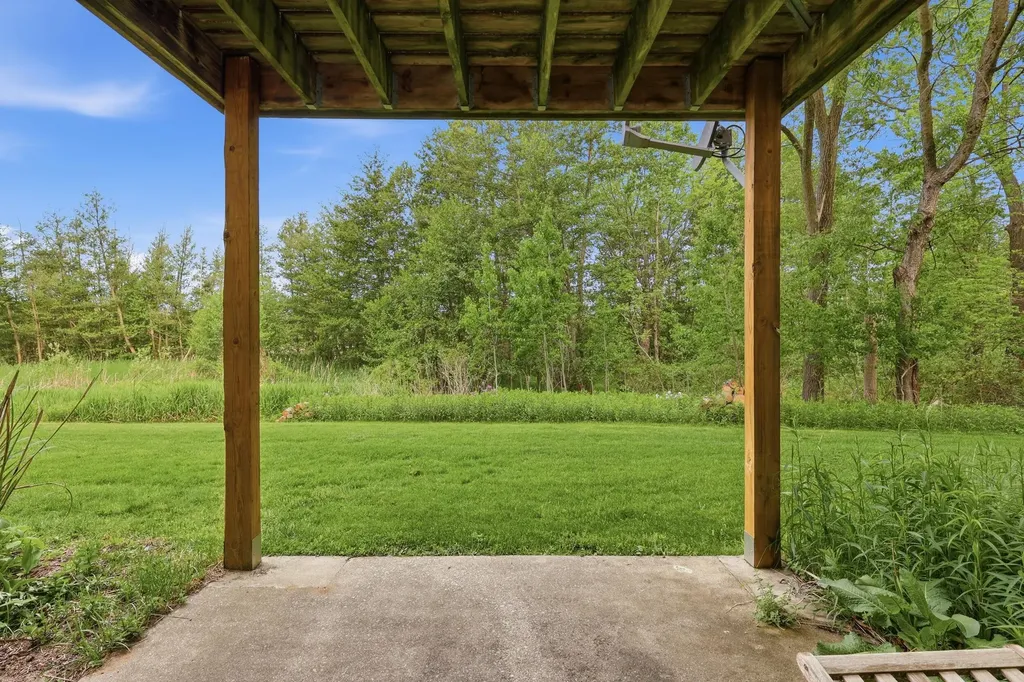 86 Sun Ridge Drive Park Township MI 49424