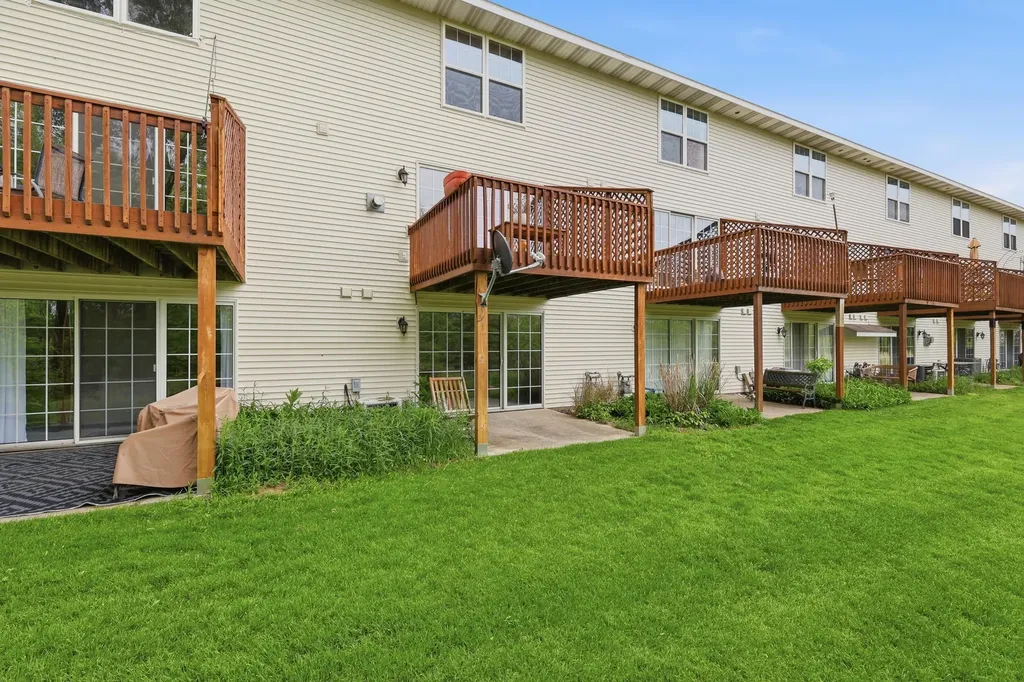 86 Sun Ridge Drive Park Township MI 49424