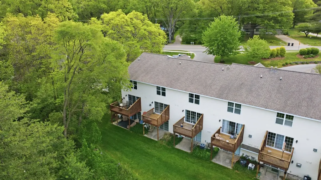 86 Sun Ridge Drive Park Township MI 49424