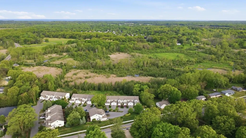86 Sun Ridge Drive Park Township MI 49424