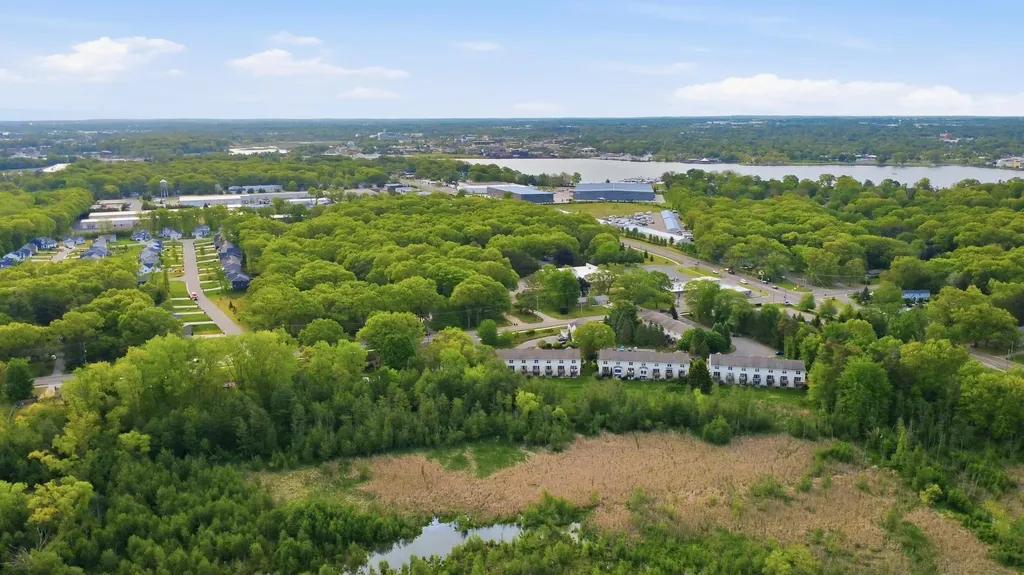 86 Sun Ridge Drive Park Township MI 49424