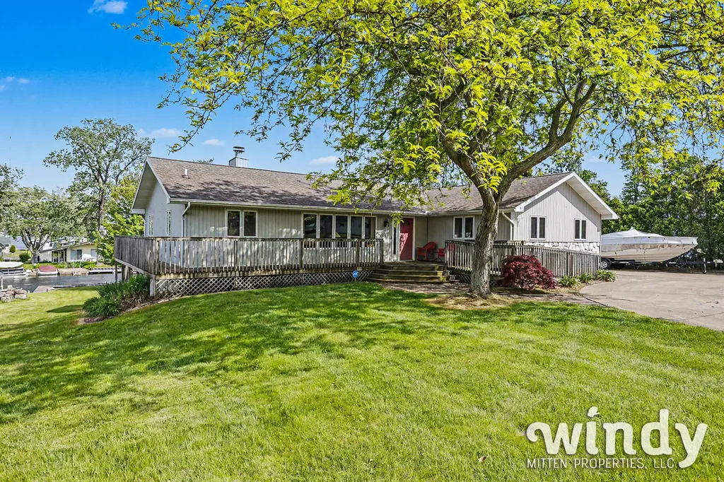 5005 Shoreview Drive Coloma Charter Township MI 49038