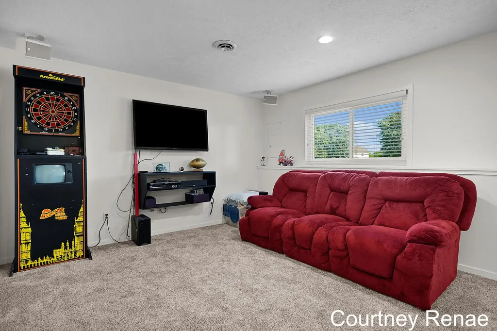 7730 Broadview Drive SE Caledonia Township MI 49316