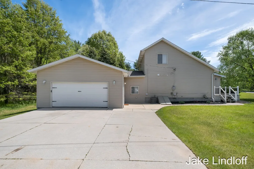 11014 E Royal Road Morton Township MI 49346