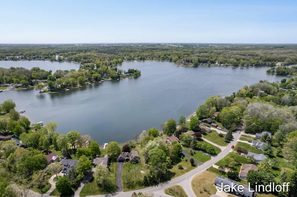 11014 E Royal Road Morton Township MI 49346