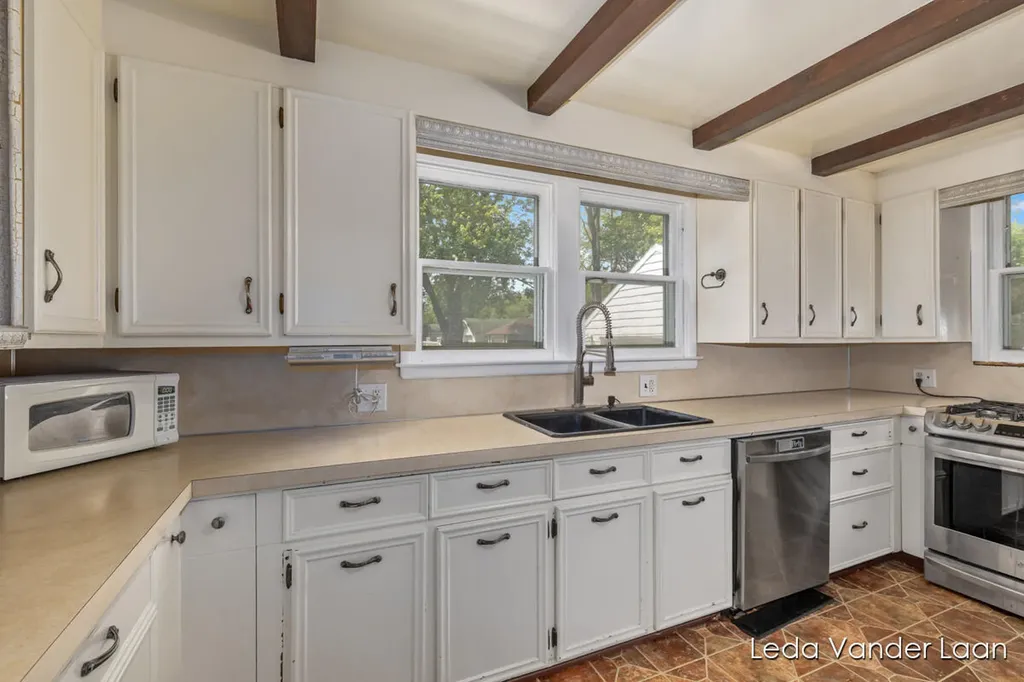 2511 Wyoming Avenue SW Wyoming City MI 49519
