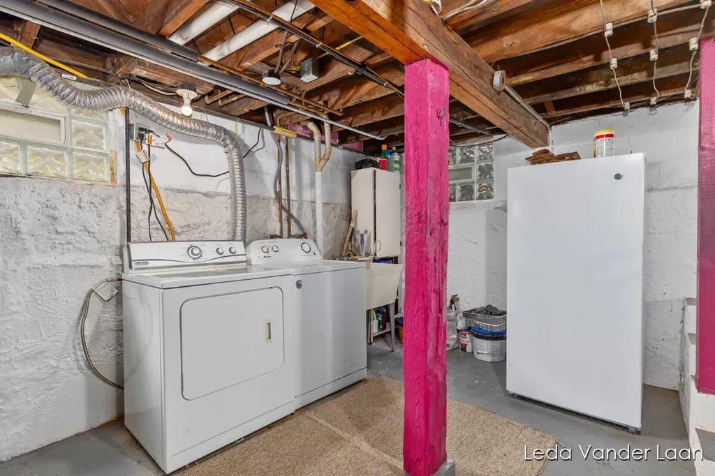 2511 Wyoming Avenue SW Wyoming City MI 49519