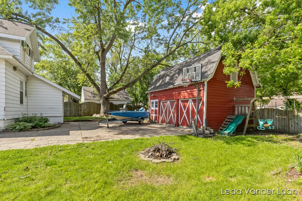 2511 Wyoming Avenue SW Wyoming City MI 49519
