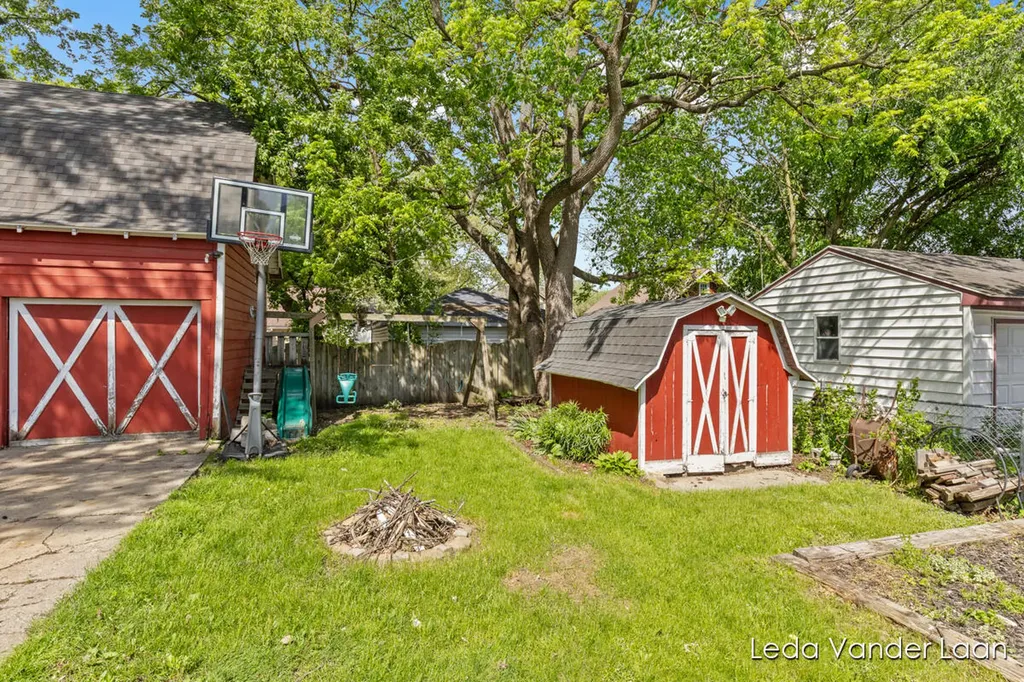2511 Wyoming Avenue SW Wyoming City MI 49519