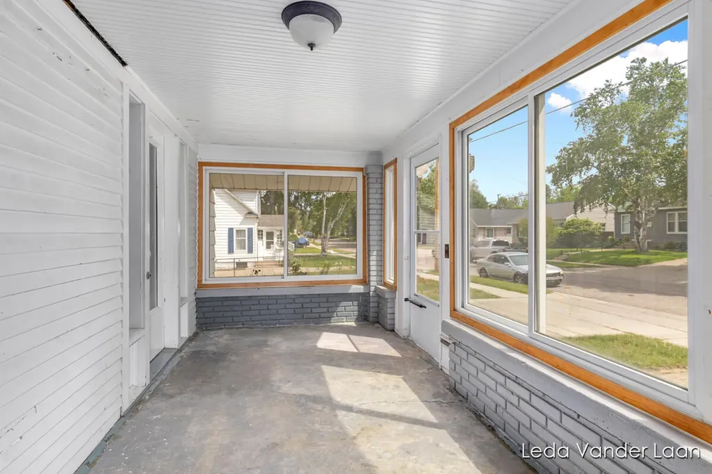2511 Wyoming Avenue SW Wyoming City MI 49519