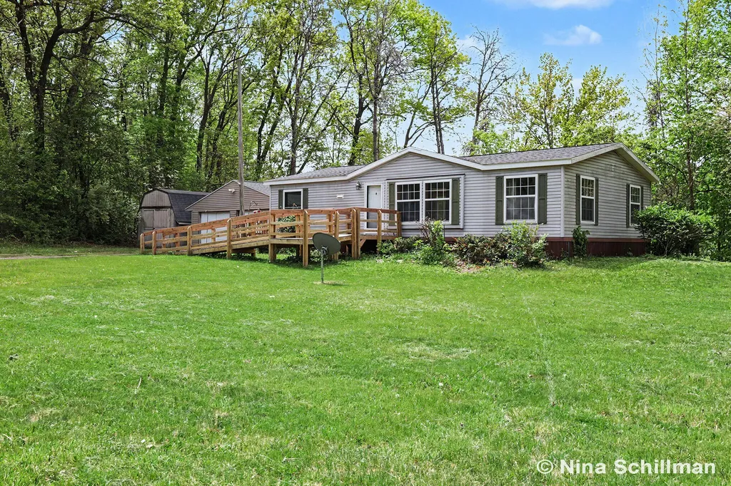 12150 Woodland Park Drive NE Grattan Township MI 48809