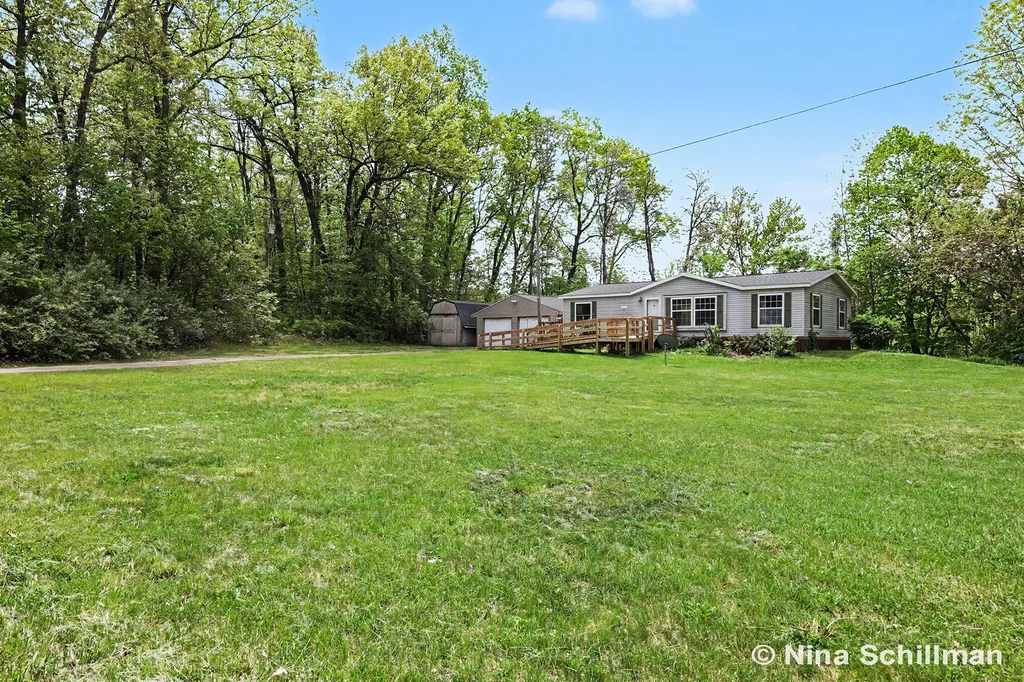 12150 Woodland Park Drive NE Grattan Township MI 48809