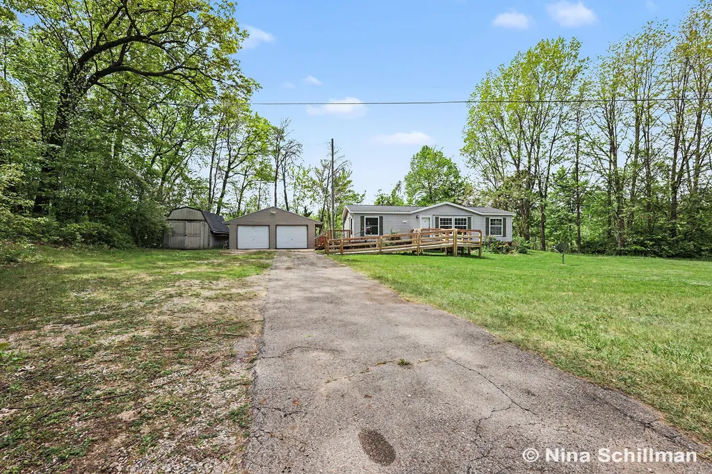 12150 Woodland Park Drive NE Grattan Township MI 48809