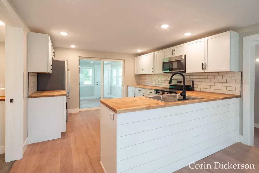10860 Douglas Avenue Cooper Charter Township MI 49080