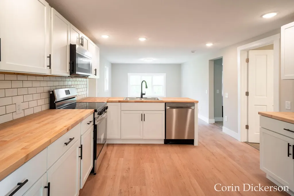 10860 Douglas Avenue Cooper Charter Township MI 49080