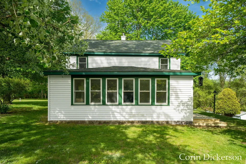 10860 Douglas Avenue Cooper Charter Township MI 49080