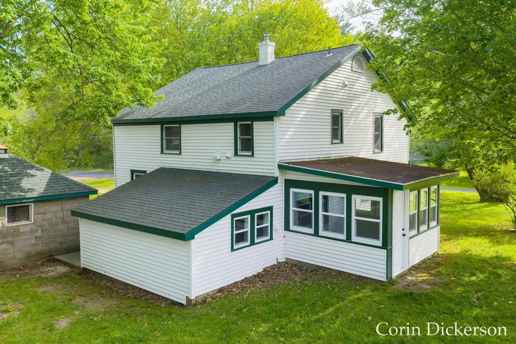 10860 Douglas Avenue Cooper Charter Township MI 49080