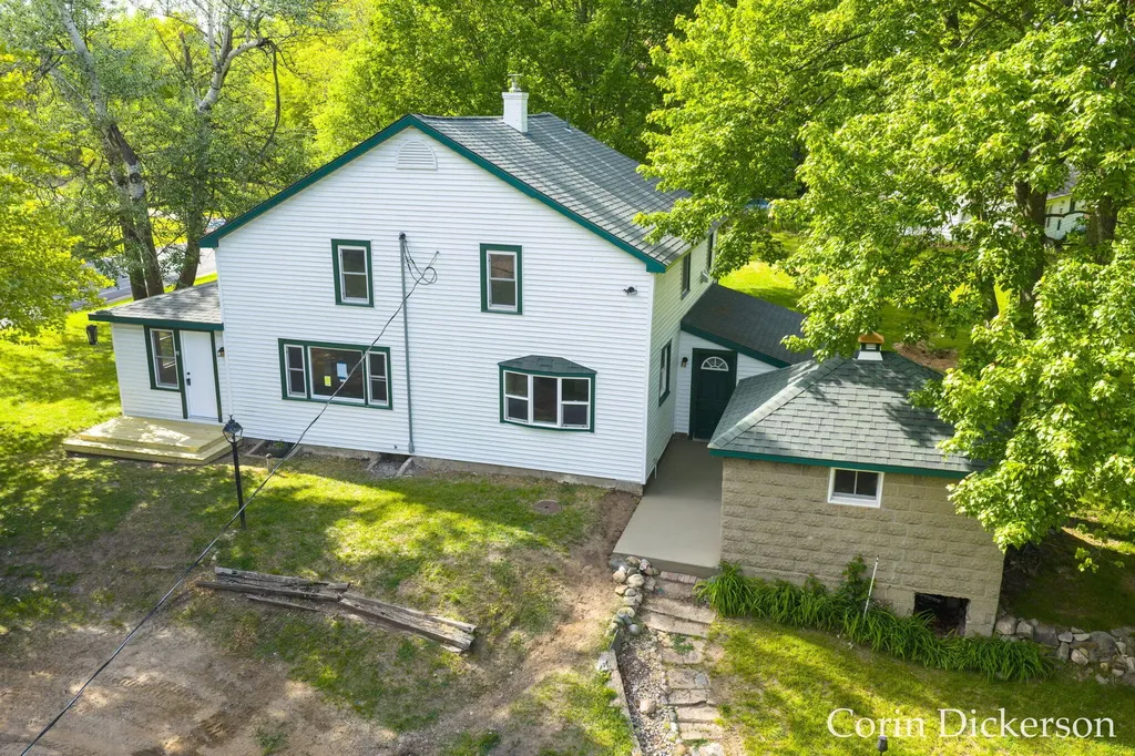 10860 Douglas Avenue Cooper Charter Township MI 49080