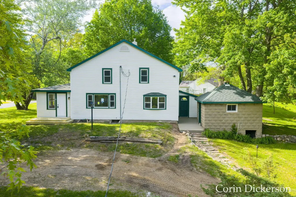 10860 Douglas Avenue Cooper Charter Township MI 49080