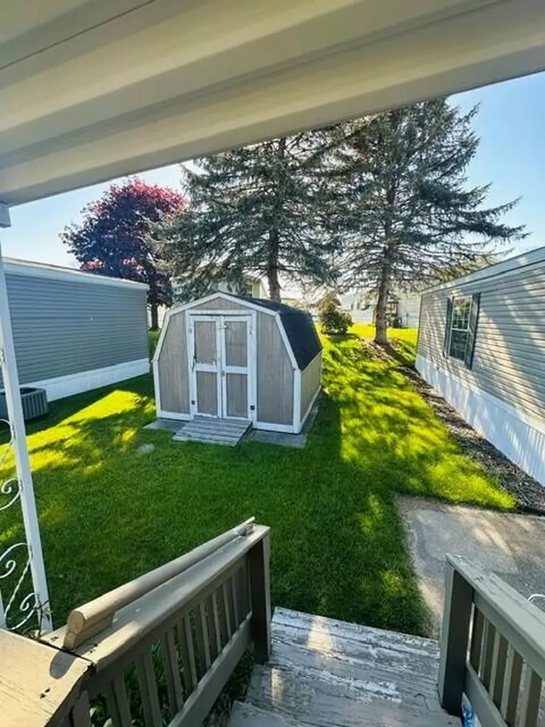 411 Woodview Drive Montcalm Township MI 48838