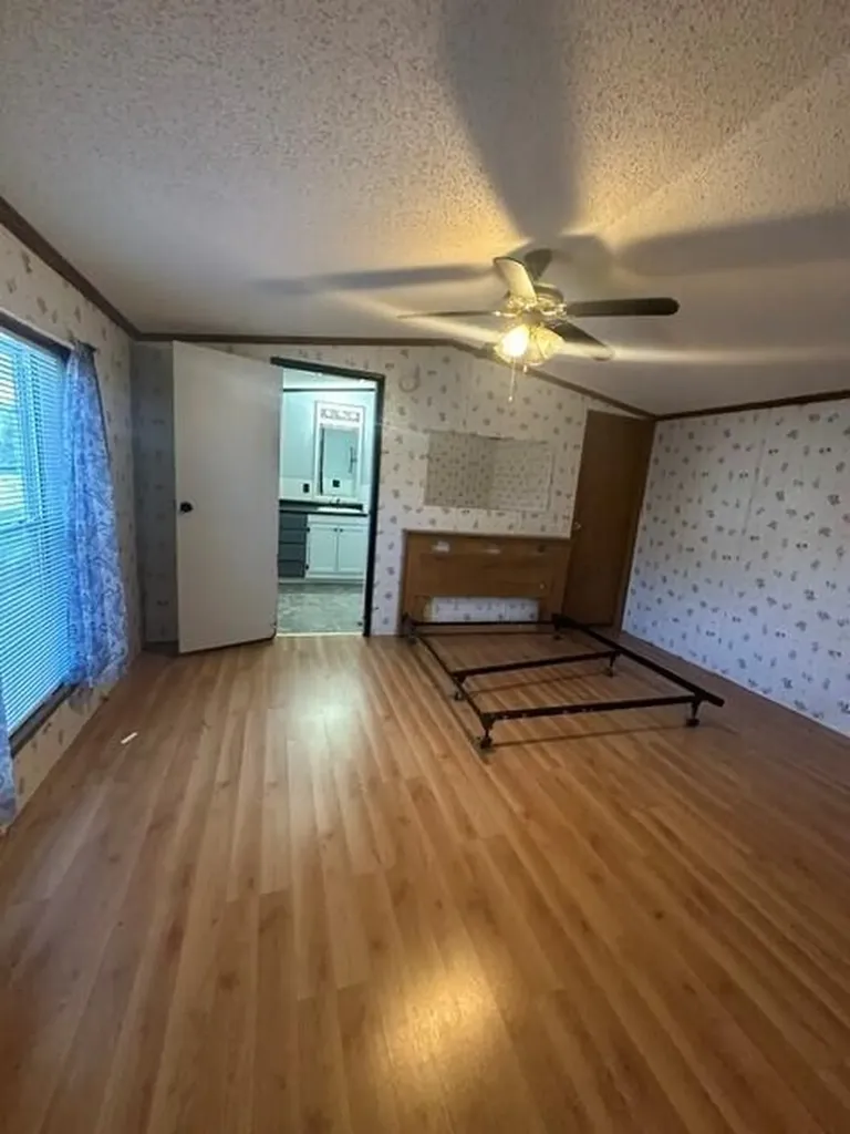 411 Woodview Drive Montcalm Township MI 48838