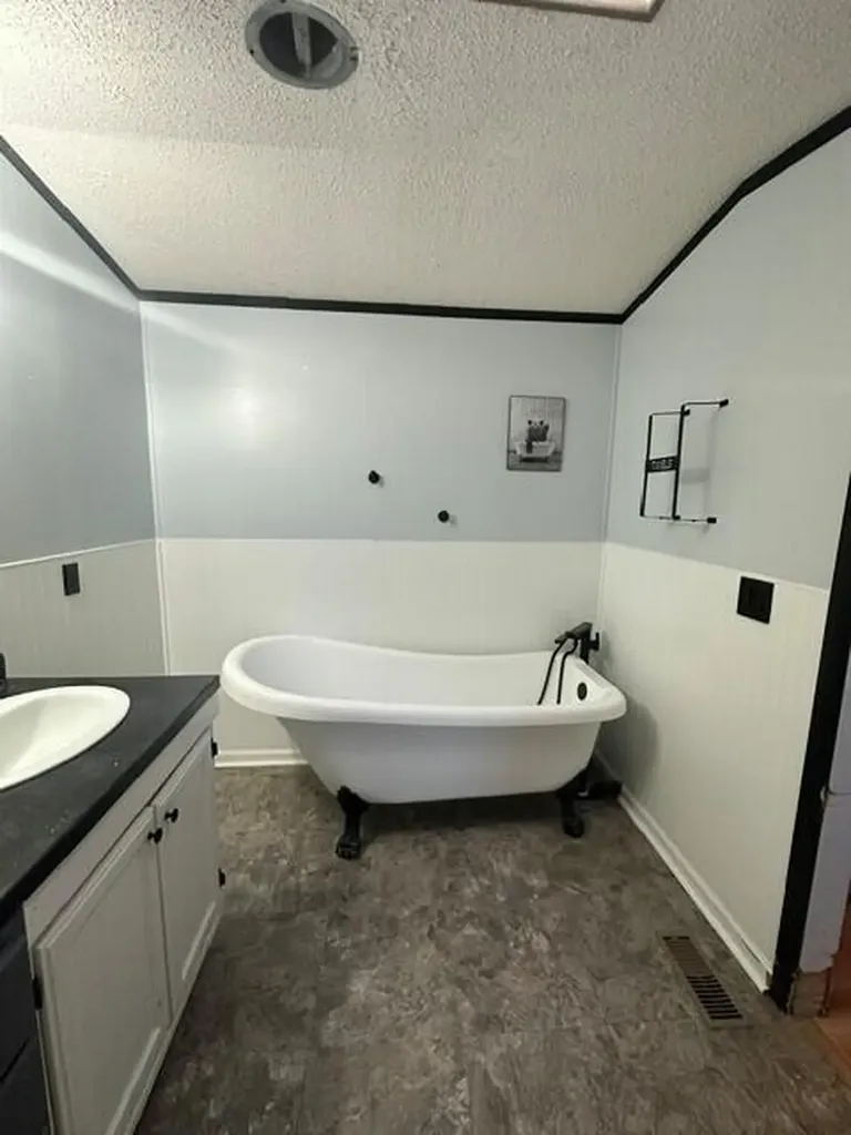 411 Woodview Drive Montcalm Township MI 48838