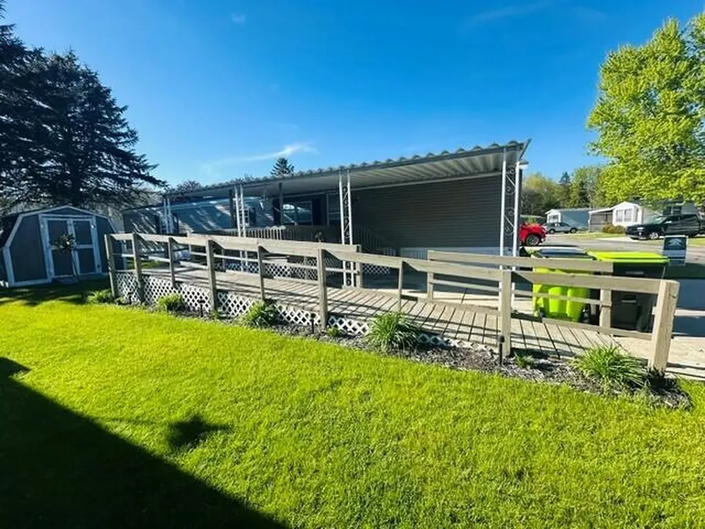 411 Woodview Drive Montcalm Township MI 48838