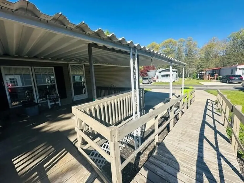 411 Woodview Drive Montcalm Township MI 48838