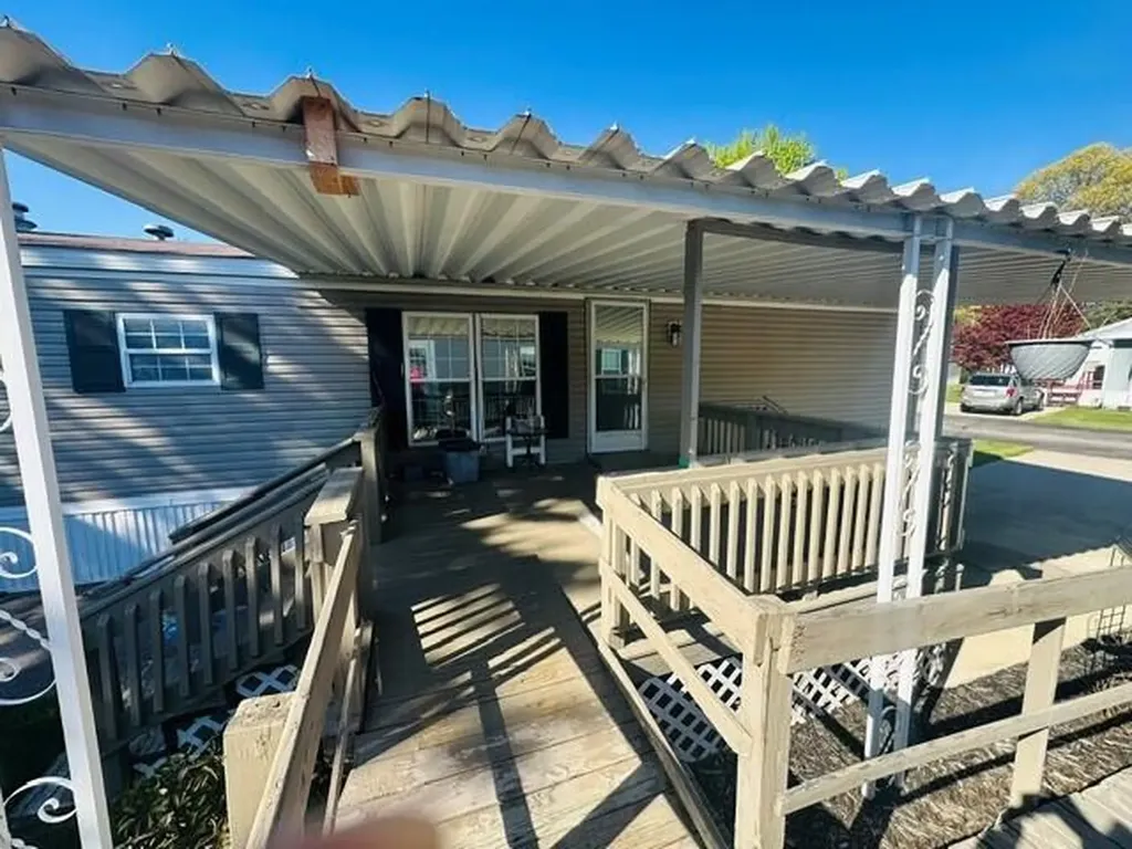 411 Woodview Drive Montcalm Township MI 48838