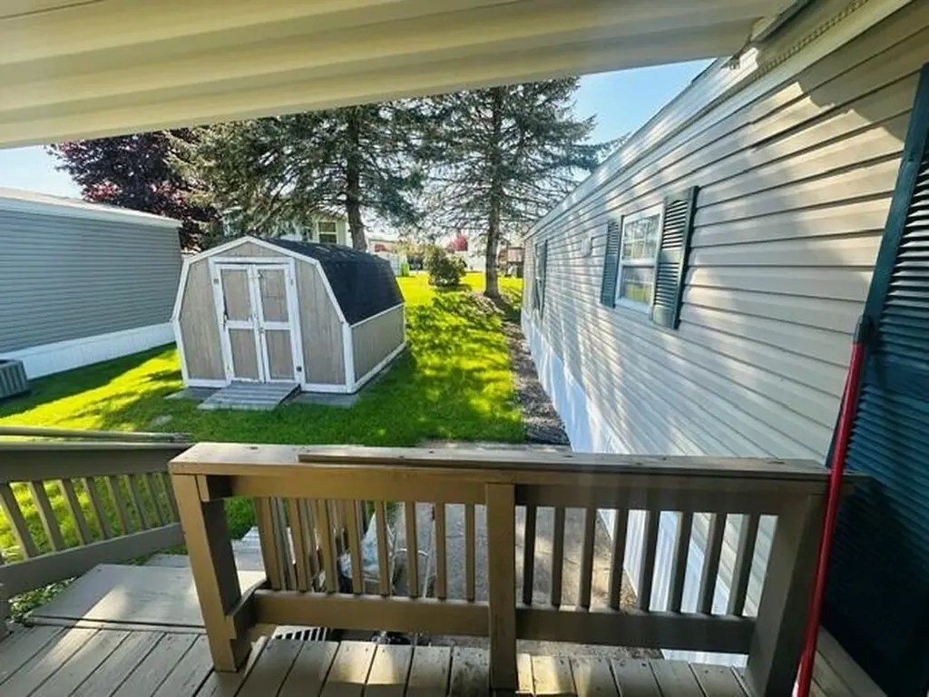 411 Woodview Drive Montcalm Township MI 48838