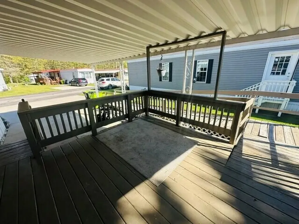 411 Woodview Drive Montcalm Township MI 48838