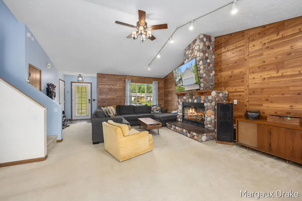 17225 Apache Trail Unknown City MI 49329