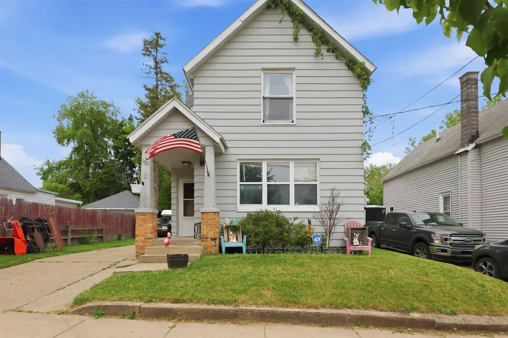 1121 Crosby Street NW Grand Rapids City MI 49504
