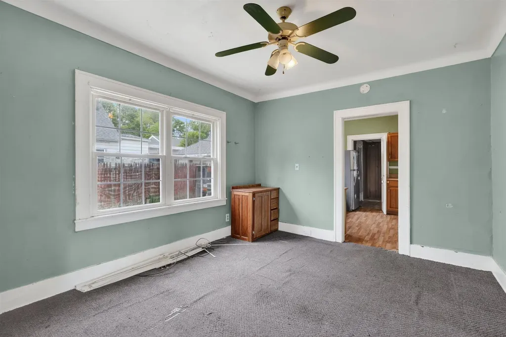 1121 Crosby Street NW Grand Rapids City MI 49504
