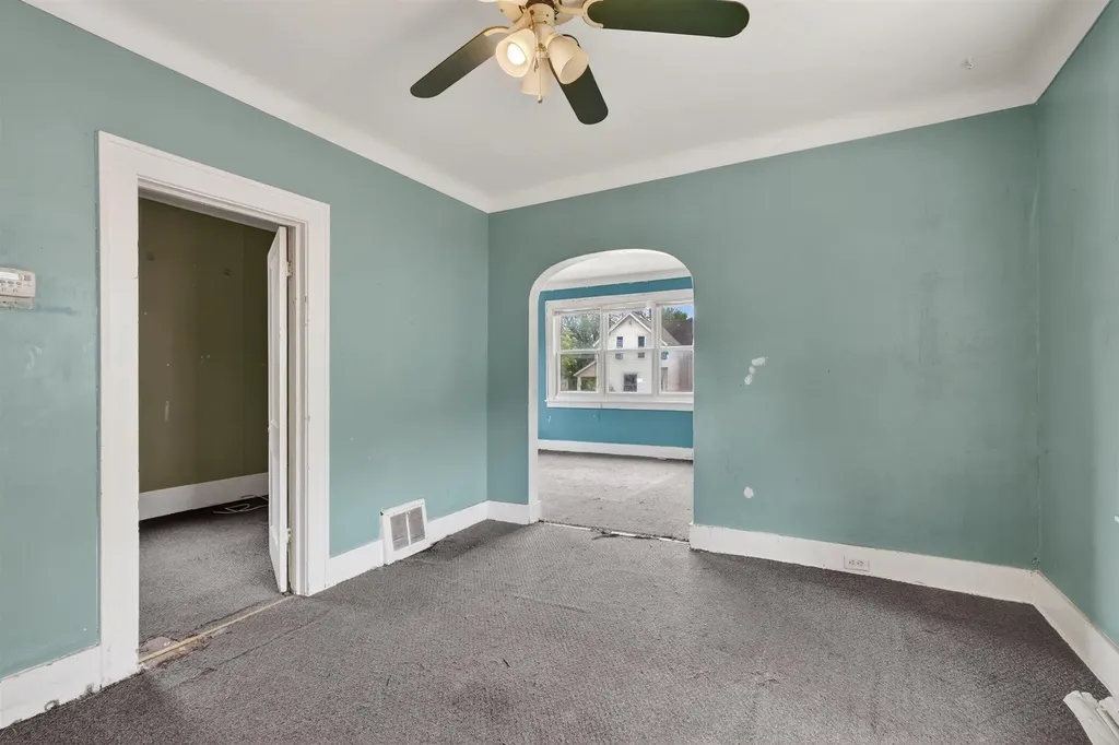 1121 Crosby Street NW Grand Rapids City MI 49504