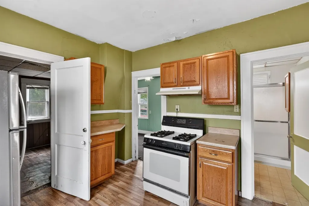 1121 Crosby Street NW Grand Rapids City MI 49504