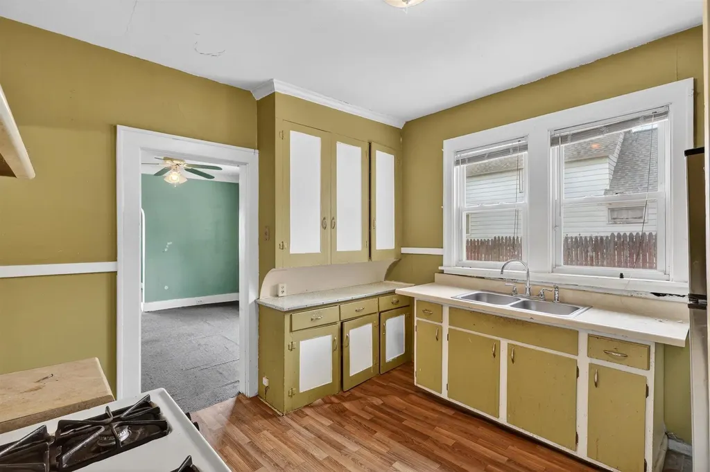 1121 Crosby Street NW Grand Rapids City MI 49504