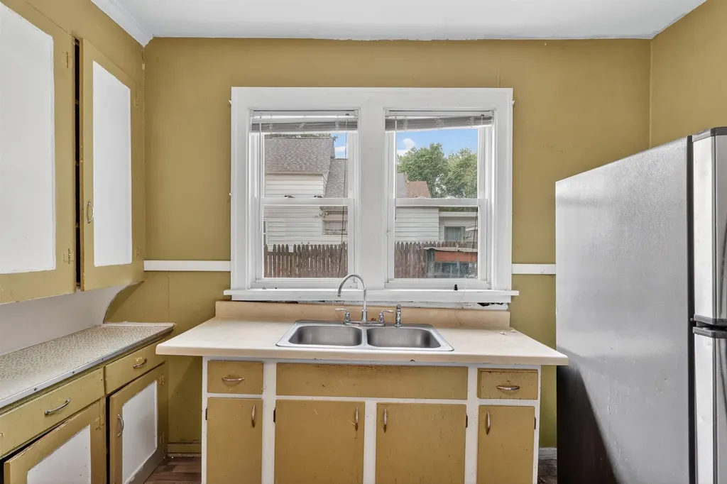 1121 Crosby Street NW Grand Rapids City MI 49504